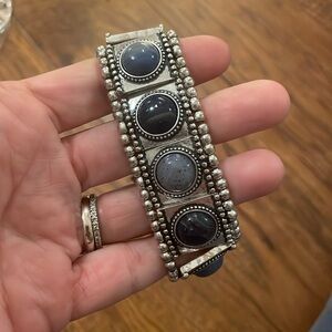 🩷Silver metal bracelet with blue stones
